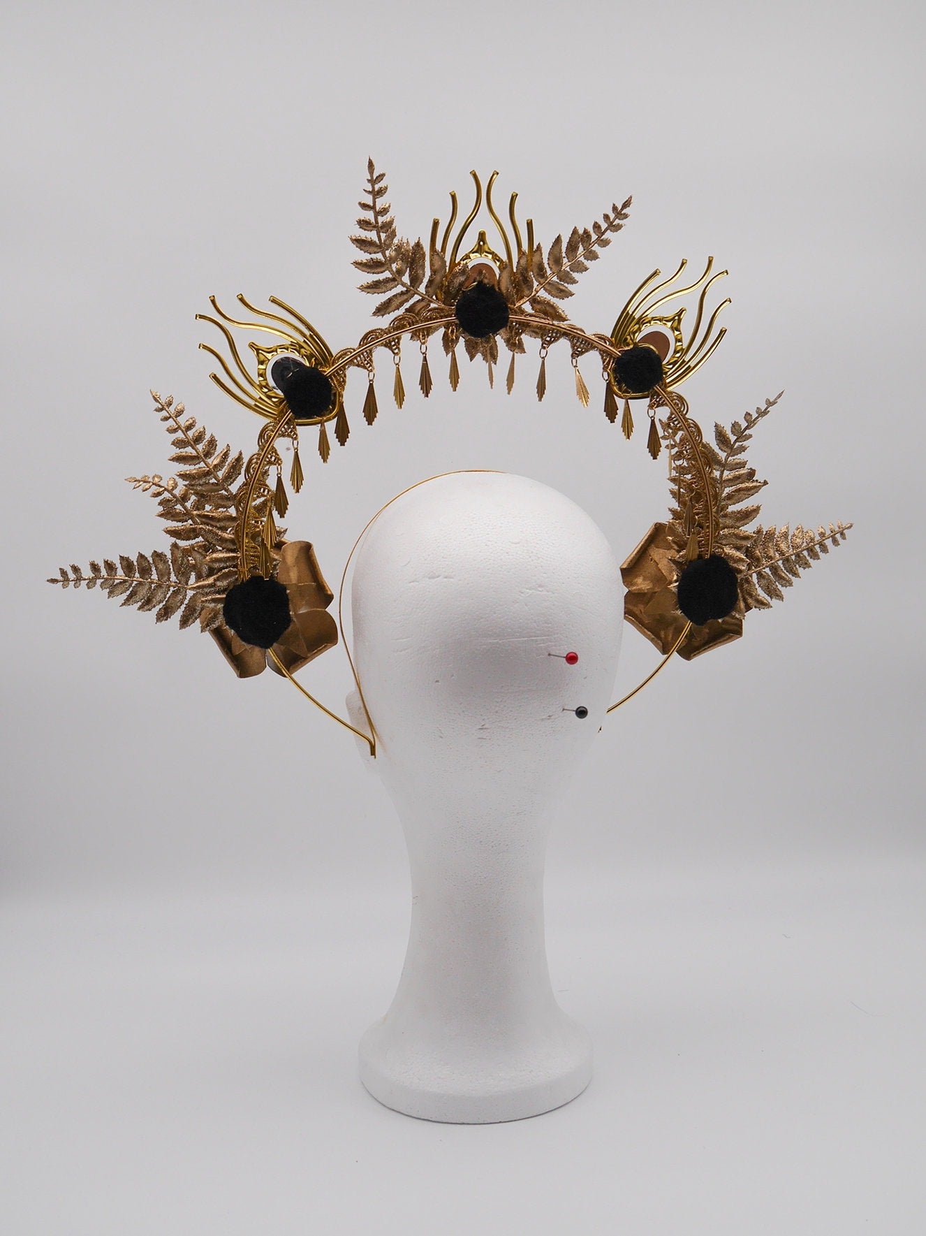 gold Madonna double Halo with red stones ~ Royal ~ Metal ~ religiös ~ gloriole ~ nimbus ~ crown ~ Krone ~ Kranz ~ Heiligenschein