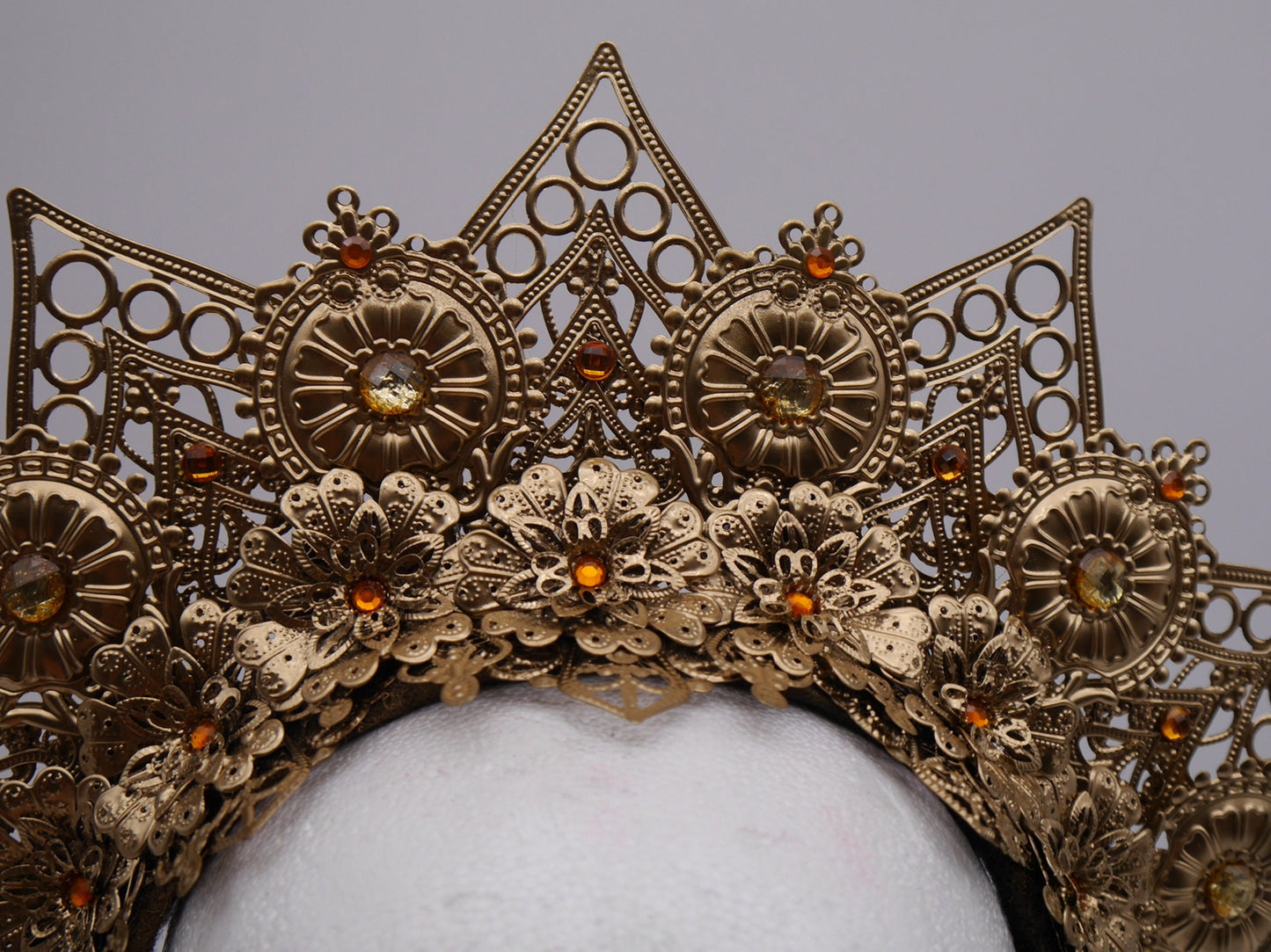 gold Royal Metal gloriole halo nimbus crown Krone Kranz Heiligenschein