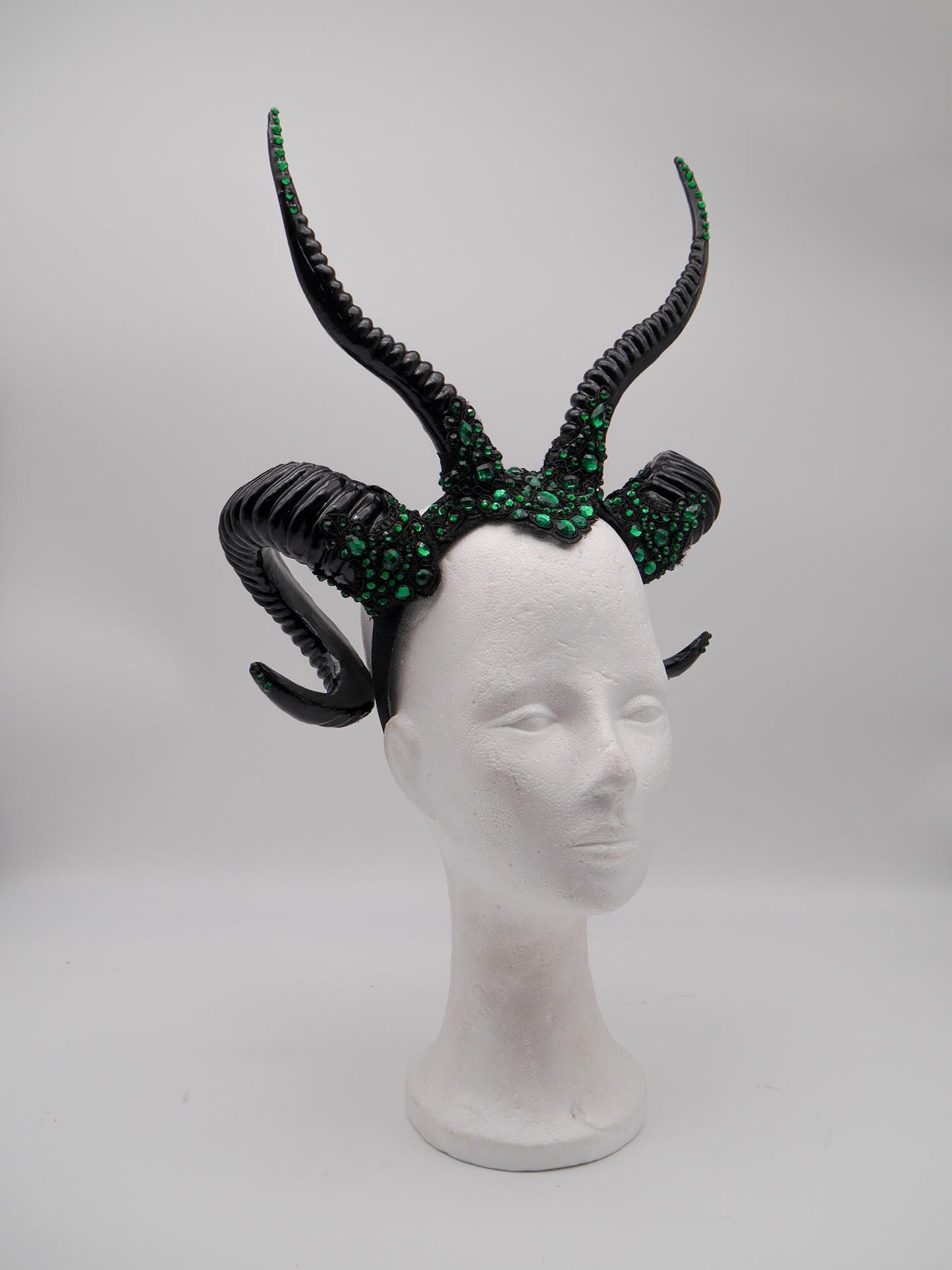 Double Horns – Emerald Noir Collection ~ gothic Hörner ~ Fantasy ~ Kopfschmuck ~ Dämon ~ Hexe ~ Festival ~ occult ~ wicca ~ Maleficent