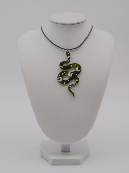 Schlange Kette ~ green snake witch Necklace ~ Fantasy ~ gothic ~ goth ~ Moon ~ Stars ~ Resin ~ Geschenk ~ Mond ~ wicca