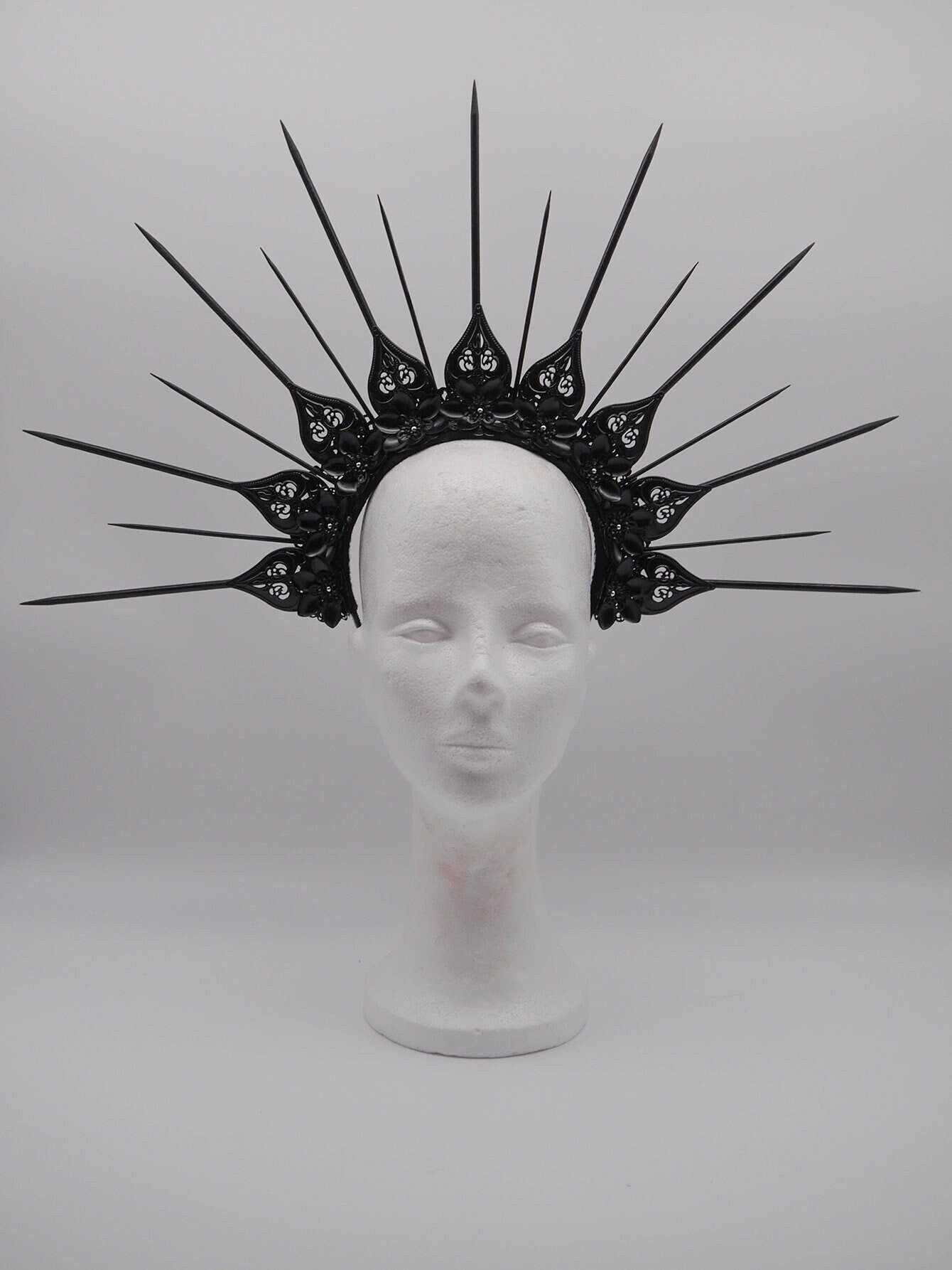 black gothic Madonna Vampire Halo ~ Royal ~ Metal ~ religiös ~ gloriole ~ nimbus ~ crown ~ Krone ~ Kranz ~ Heiligenschein ~ schwarz ~ goth