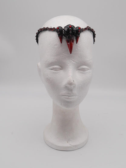 Bloody Raven Tiara ~ Gothic Kopfschmuck ~ Rabenschädel ~ Goth ~ Mystischer Haarschmuck