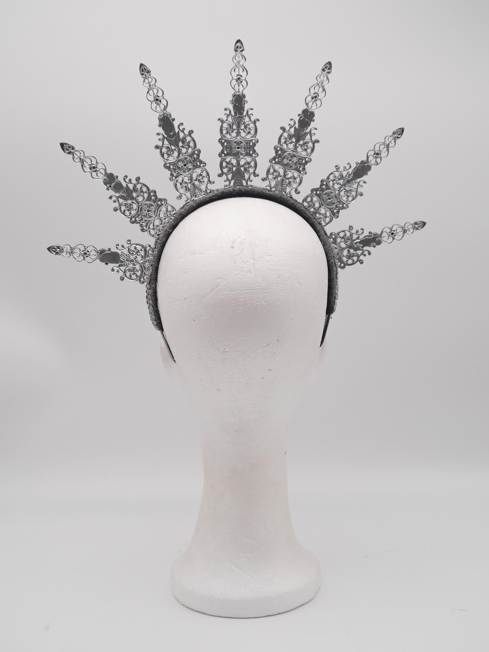 Royal Crown ~ black Royal Metal halo ~ vampir ~ Krone ~ Kranz ~ Kopfschmuc ~ Headdress ~ Heiligenschein ~ gothic ~ goth