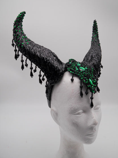 Maleficent Horns – Emerald Noir Collection ~ gothic Hörner ~ Fantasy ~ Kopfschmuck ~ Dämon ~ Hexe ~ Festival ~ occult ~ wicca ~ Maleficent