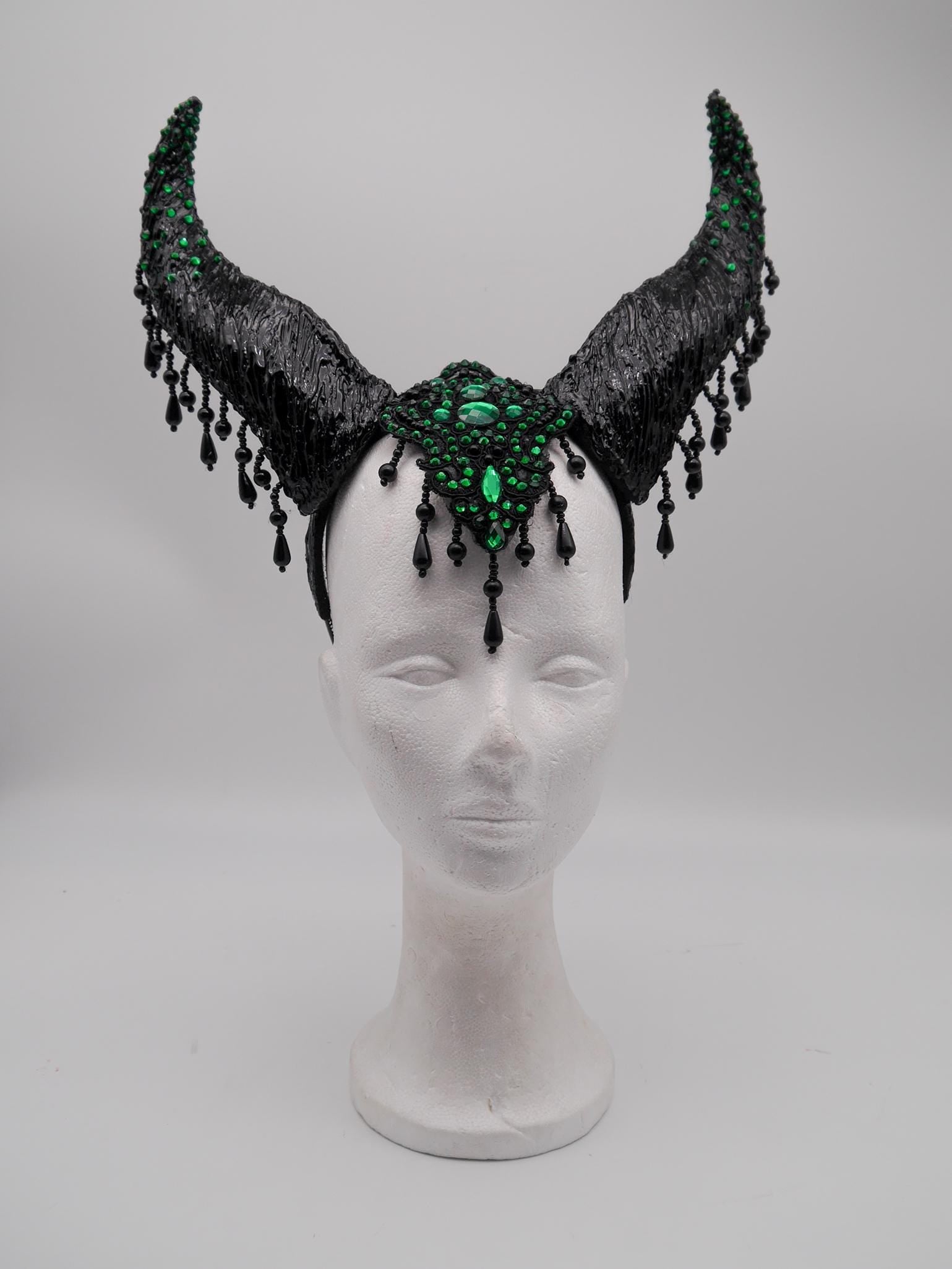 Maleficent Horns – Emerald Noir Collection ~ gothic Hörner ~ Fantasy ~ Kopfschmuck ~ Dämon ~ Hexe ~ Festival ~ occult ~ wicca ~ Maleficent
