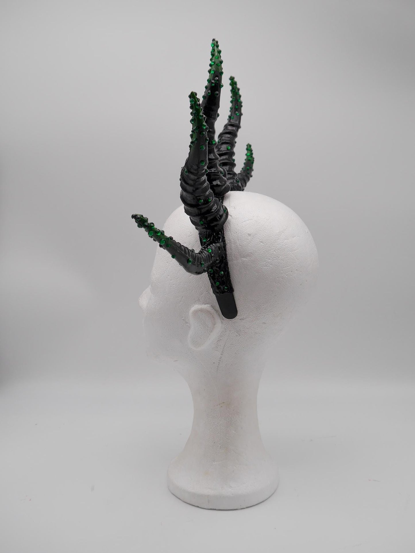 Multi Horns – Emerald Noir Collection ~ gothic Hörner ~ Fantasy ~ Kopfschmuck ~ Dämon ~ Hexe ~ Festival ~ occult ~ wicca ~ Maleficent