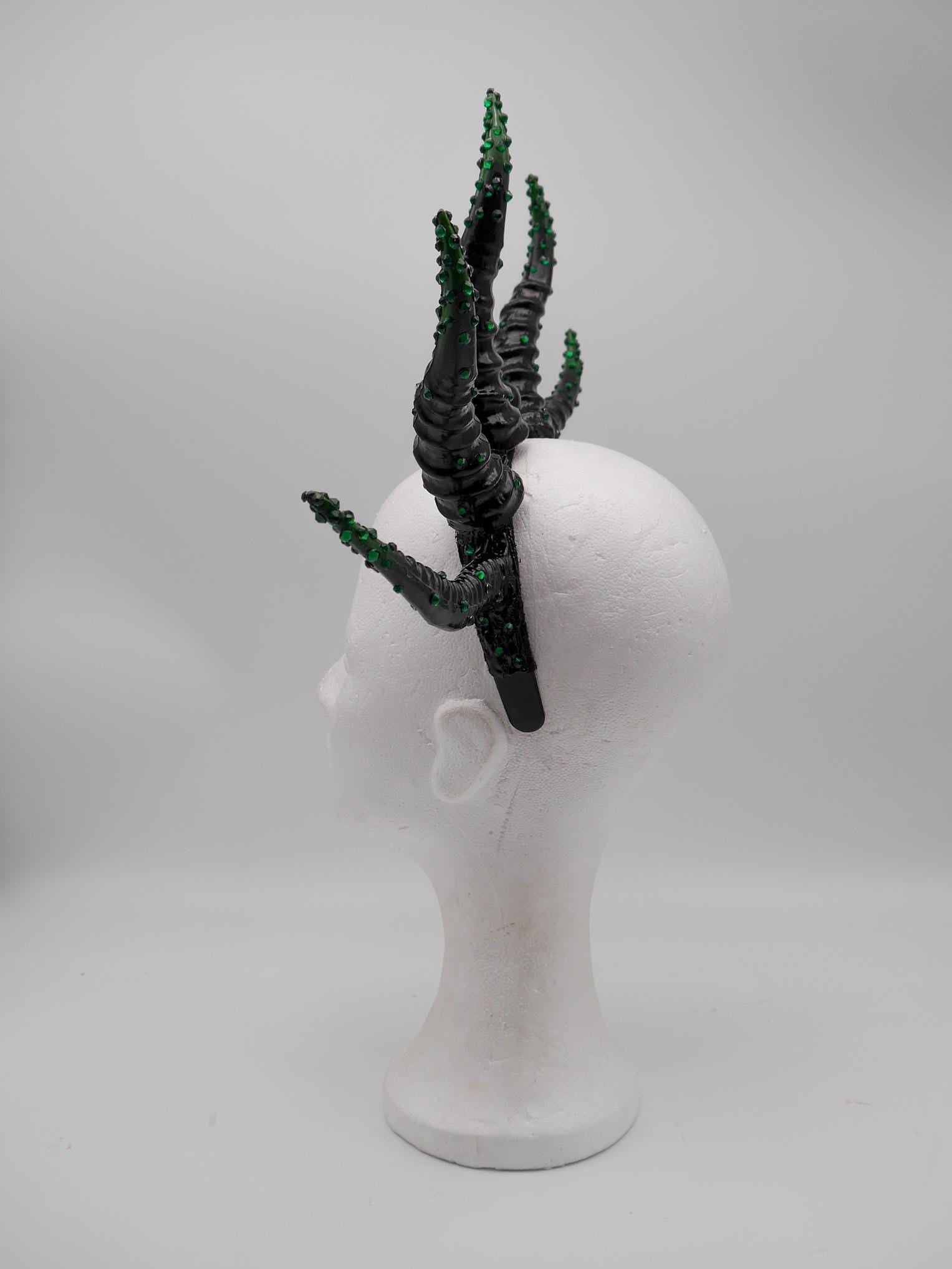 Multi Horns – Emerald Noir Collection ~ gothic Hörner ~ Fantasy ~ Kopfschmuck ~ Dämon ~ Hexe ~ Festival ~ occult ~ wicca ~ Maleficent