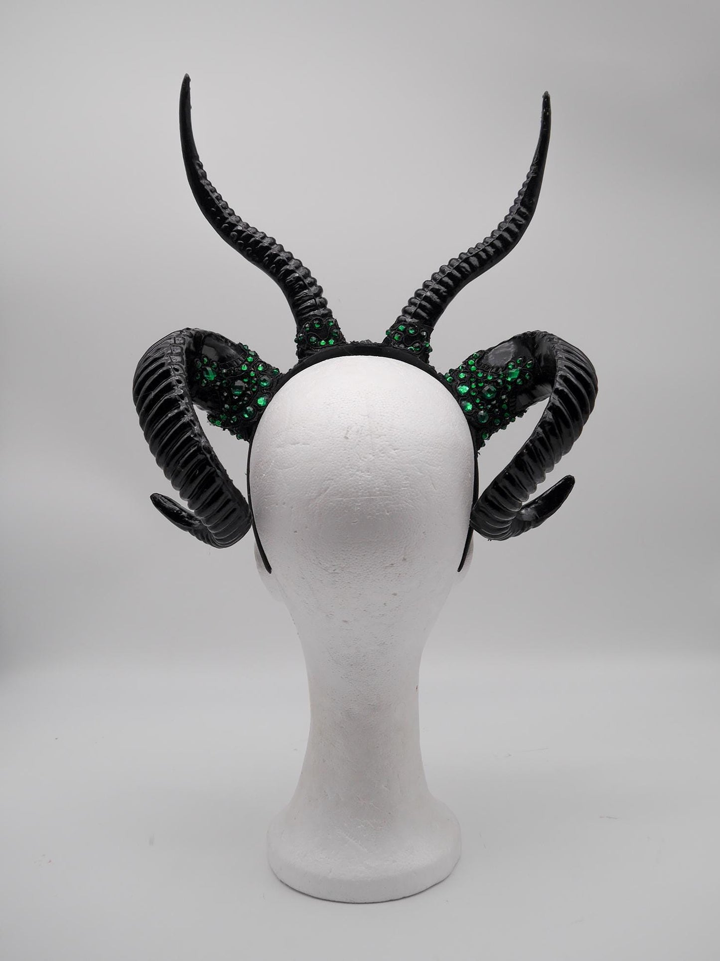 Double Horns – Emerald Noir Collection ~ gothic Hörner ~ Fantasy ~ Kopfschmuck ~ Dämon ~ Hexe ~ Festival ~ occult ~ wicca ~ Maleficent