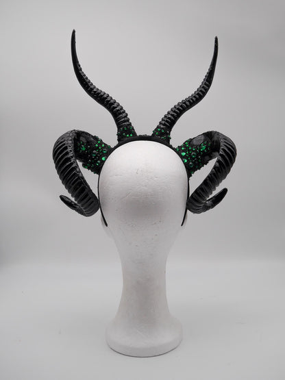 Double Horns – Emerald Noir Collection ~ gothic Hörner ~ Fantasy ~ Kopfschmuck ~ Dämon ~ Hexe ~ Festival ~ occult ~ wicca ~ Maleficent