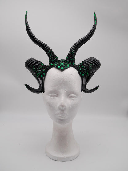 Double Horns – Emerald Noir Collection ~ gothic Hörner ~ Fantasy ~ Kopfschmuck ~ Dämon ~ Hexe ~ Festival ~ occult ~ wicca ~ Maleficent