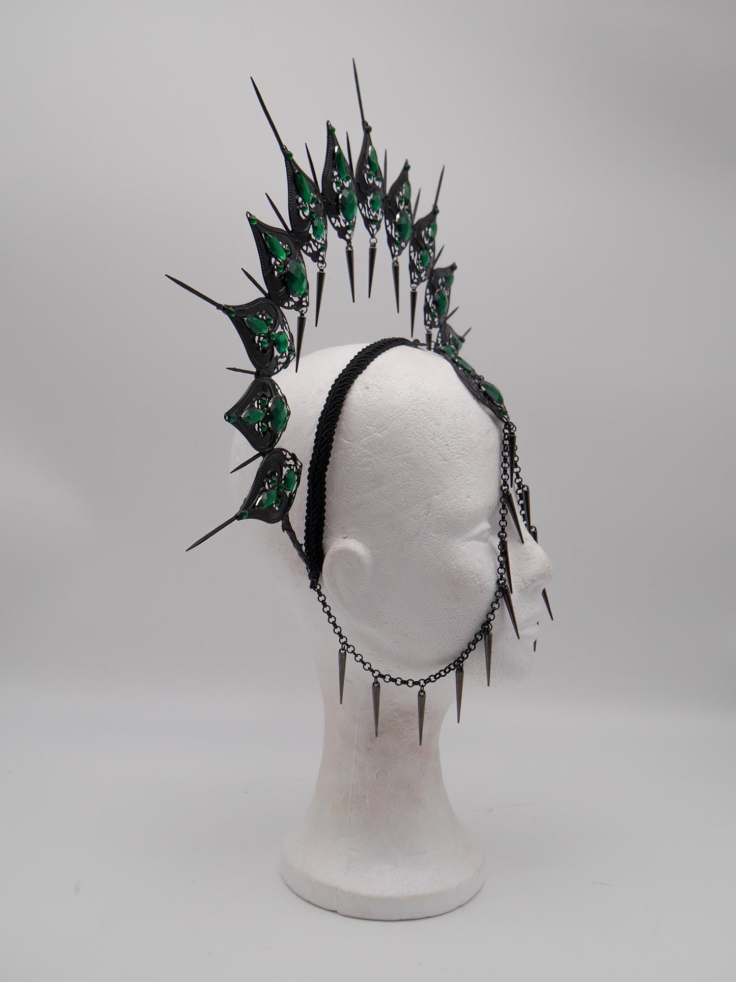 Emerald Noire Gothic Halo ~ Crown ~ black Royal Metal ~ vampir ~ Krone ~ Kranz ~ Kopfschmuck ~ Headdress ~Heiligenschein ~ Fantasy~ goth