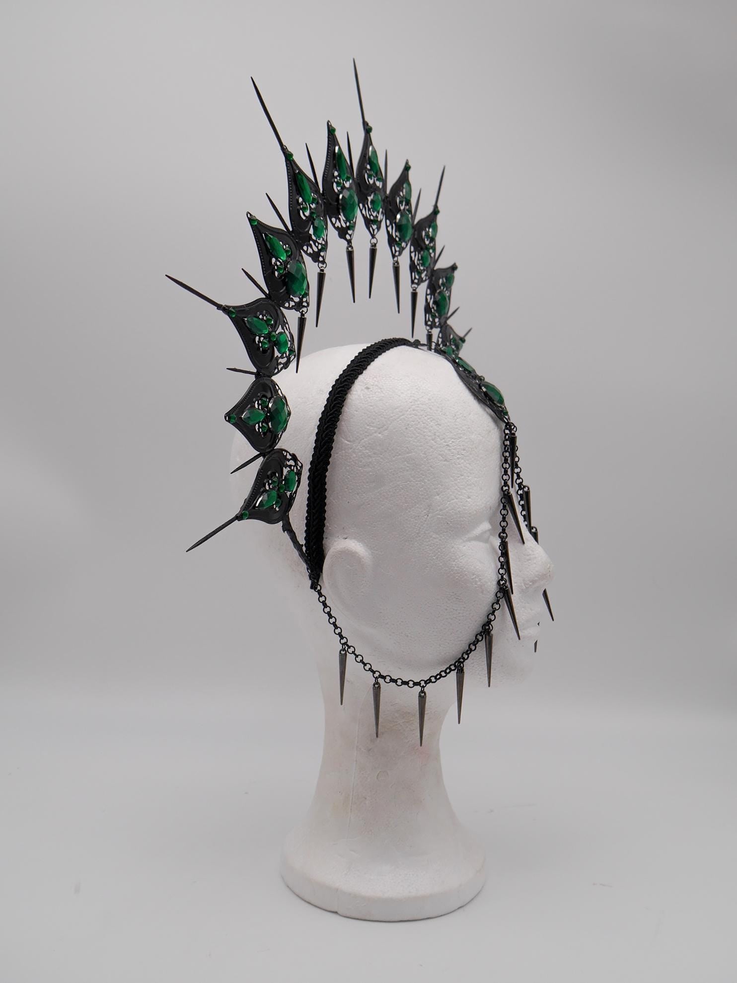 Emerald Noire Gothic Halo ~ Crown ~ black Royal Metal ~ vampir ~ Krone ~ Kranz ~ Kopfschmuck ~ Headdress ~Heiligenschein ~ Fantasy~ goth