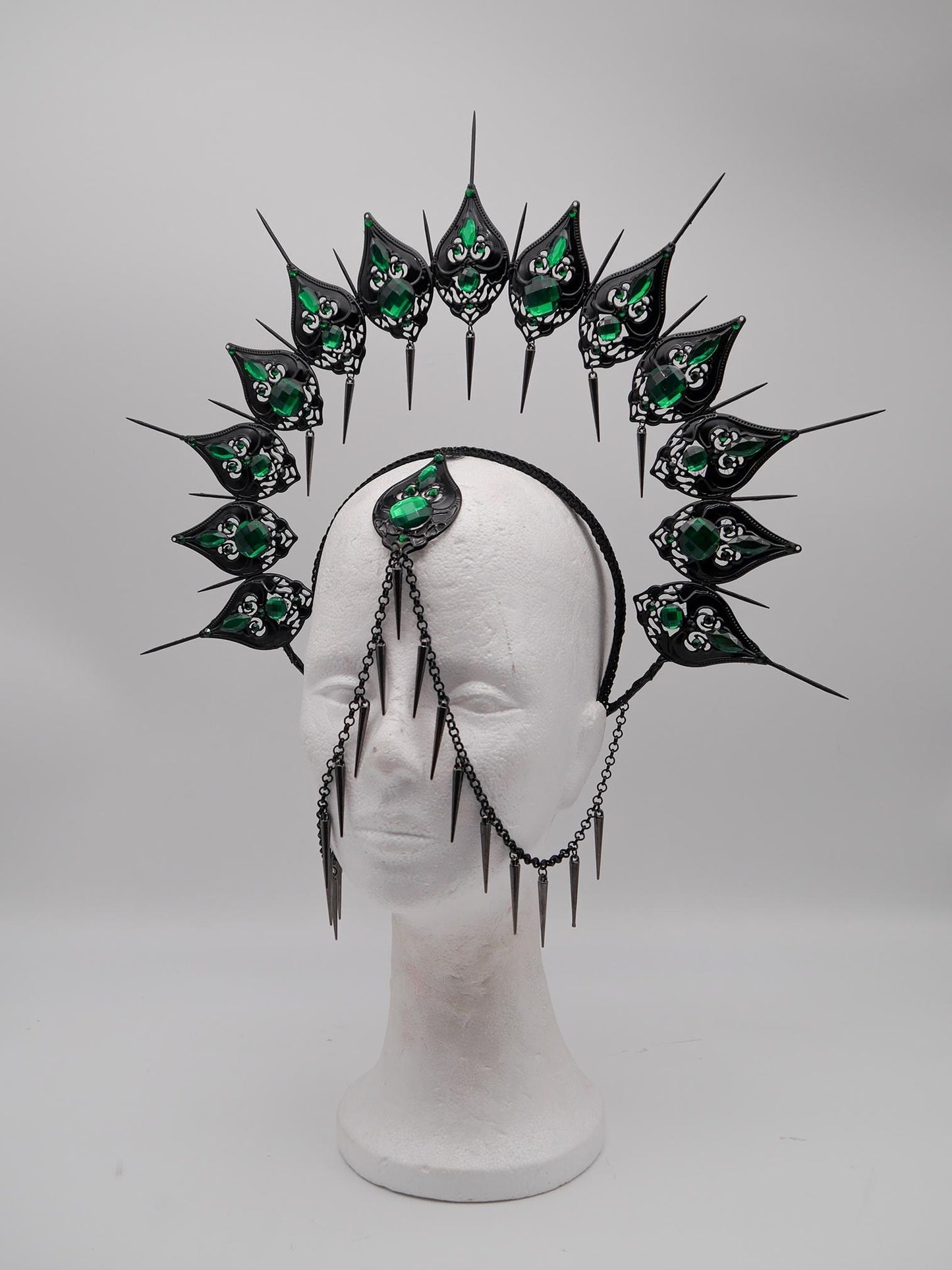 Emerald Noire Gothic Halo ~ Crown ~ black Royal Metal ~ vampir ~ Krone ~ Kranz ~ Kopfschmuck ~ Headdress ~Heiligenschein ~ Fantasy~ goth