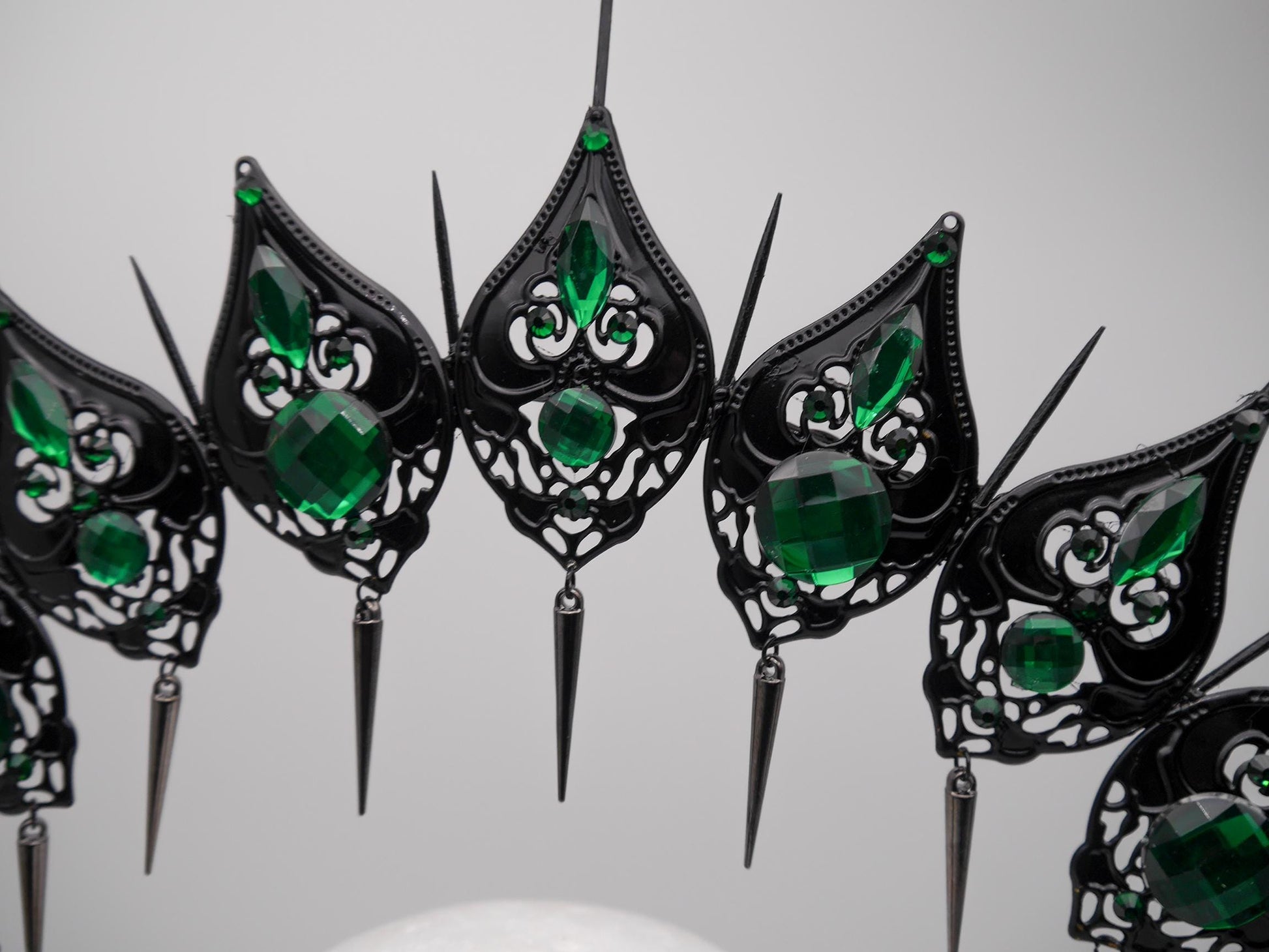 Emerald Noire Gothic Halo ~ Crown ~ black Royal Metal ~ vampir ~ Krone ~ Kranz ~ Kopfschmuck ~ Headdress ~Heiligenschein ~ Fantasy~ goth