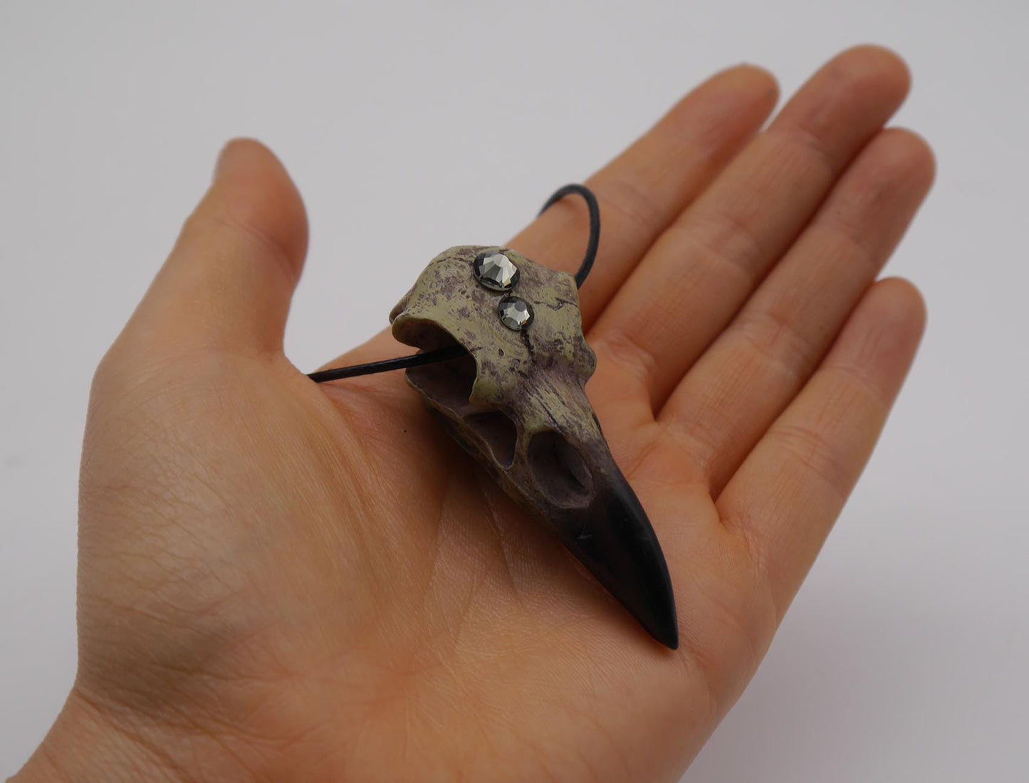 Raven Skull Necklace ~ Gothic ~ Rabe ~ Schädel ~ Halskette - Krähe Anhänger ~ Witchy ~ Wicca ~ Vogel ~ Knochen ~ Schmuck ~ Halloween ~ Goth