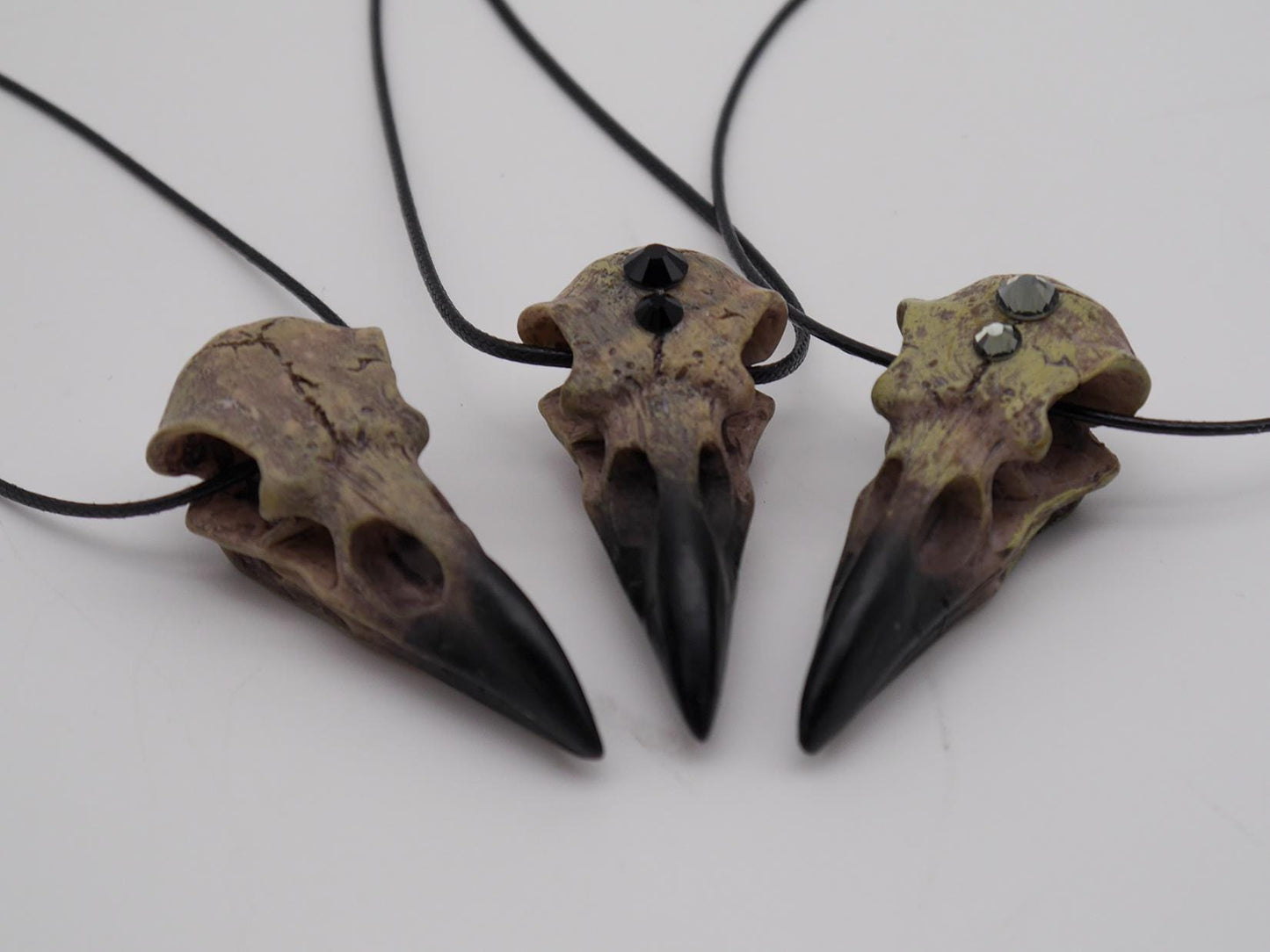 Raven Skull Necklace ~ Gothic ~ Rabe ~ Schädel ~ Halskette - Krähe Anhänger ~ Witchy ~ Wicca ~ Vogel ~ Knochen ~ Schmuck ~ Halloween ~ Goth