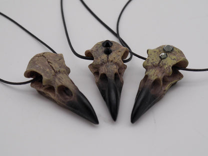 Raven Skull Necklace ~ Gothic ~ Rabe ~ Schädel ~ Halskette - Krähe Anhänger ~ Witchy ~ Wicca ~ Vogel ~ Knochen ~ Schmuck ~ Halloween ~ Goth