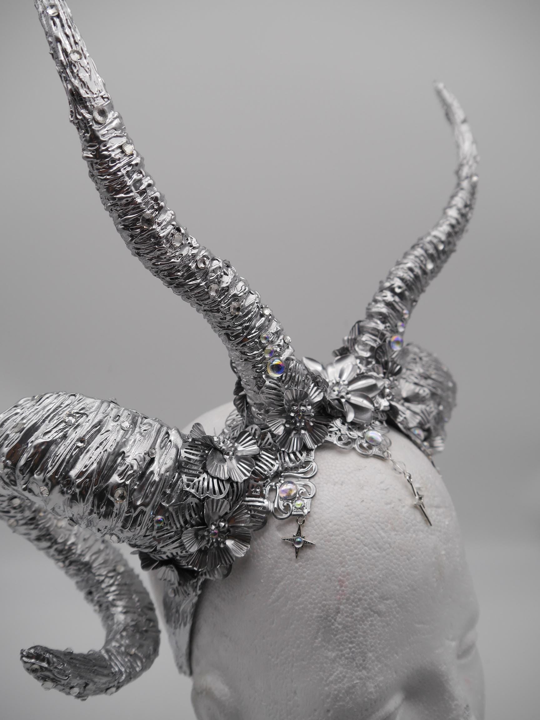 frozen Light dragon Horns ~ winter goddess ~ Ice Gothic Hörner ~ Fantasy ~ Kopfschmuck ~ Dämon ~ Hexe ~ Festival ~ Maleficent - double horns