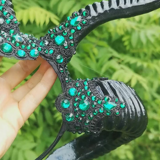 Double Horns – Emerald Noir Collection ~ gothic Hörner ~ Fantasy ~ Kopfschmuck ~ Dämon ~ Hexe ~ Festival ~ occult ~ wicca ~ Maleficent